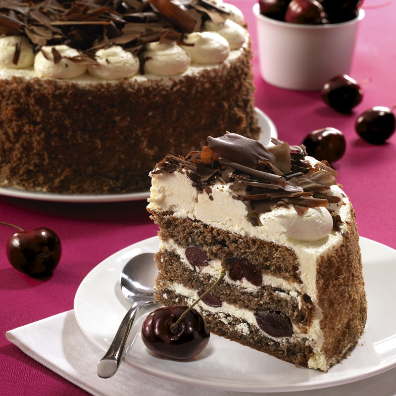 Forêt noire - Gâteau à la crème kirsch, cerises noires et génoise chocolat - La Romainville