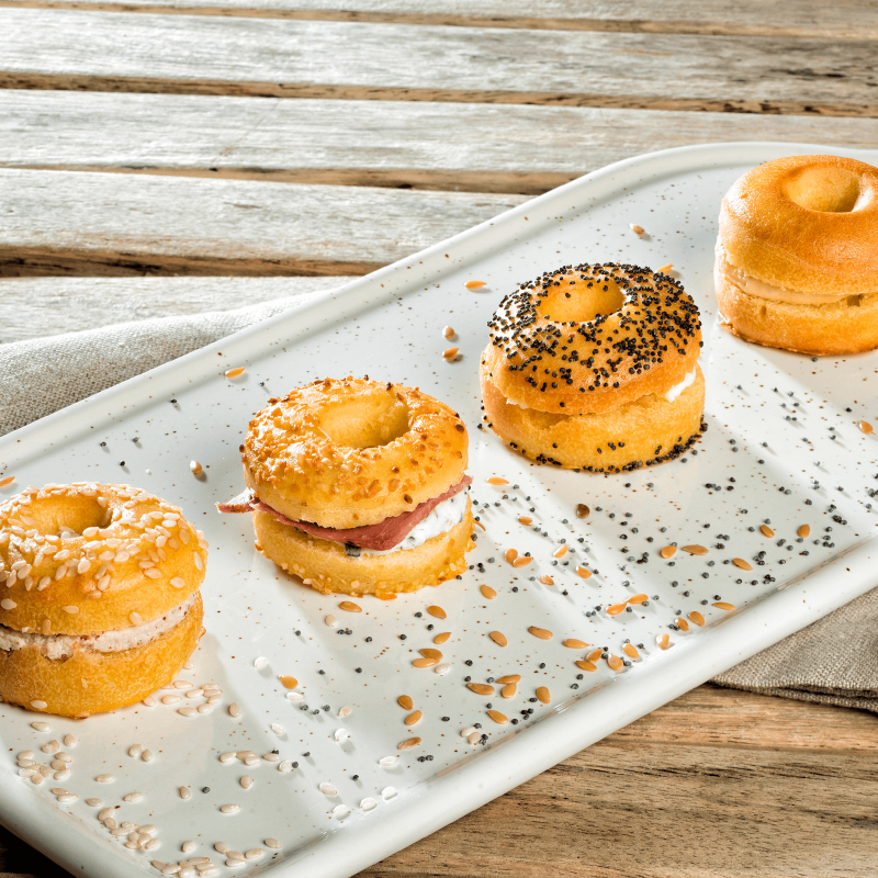 Mini-Bagels briochés - Pâtisserie La Romainville Mini-Bagels briochés - Pâtisserie La Romainville