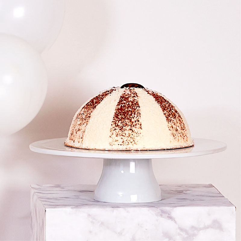 Gâteau Tartuffio - Dôme Noix de coco et chocolat - Pâtisserie La Romainville Gâteau Tartuffio - Dôme Noix de coco et chocolat - Pâtisserie La Romainville
