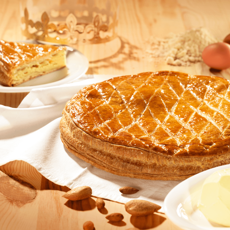 Galette sans alcool pâte feuilletée pur beurre à la frangipane - Pâtisserie La Romainville Galette sans alcool pâte feuilletée pur beurre à la frangipane - Pâtisserie La Romainville