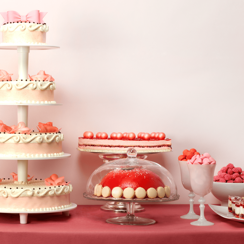 Tartuffio framboise - Dôme mousse framboise et macarons - Pâtisserie La Romainville Tartuffio framboise - Dôme mousse framboise et macarons - Pâtisserie La Romainville