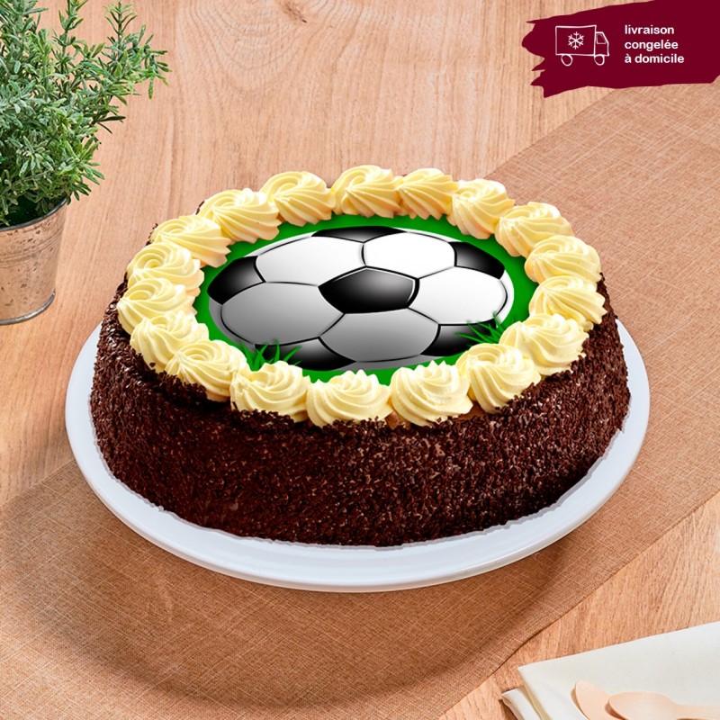 Un gâteau d'anniversaire sur le Foot