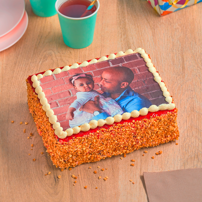 Délicieux gâteau photo à la framboise - personnalisez votre gâteau - pâtisserie La Romainville