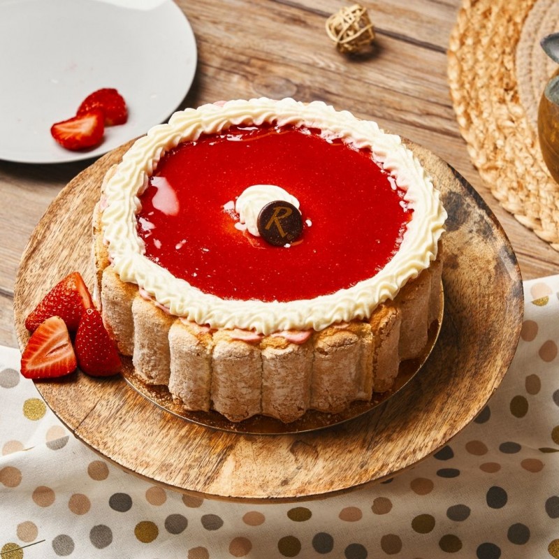 Charlotte Fraise - La Romainville Charlotte Fraise - La Romainville