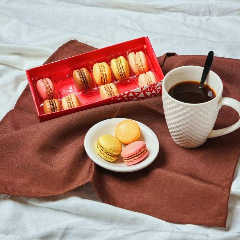 boîte de 12 macarons gourmands - La Romainville boîte de 12 macarons gourmands - La Romainville