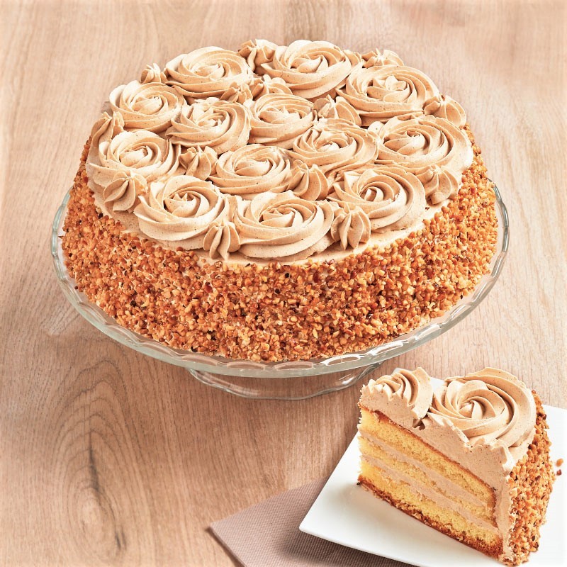 gâteau à la noisette et décor fleurs gâteau à la noisette et décor fleurs